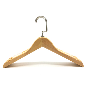 Cintres en bois avec épaules antidérapantes, crochet en acier inoxydable, design minimaliste pour l'organisation des vêtements dans le placard - Product Image 3