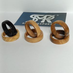 Bagues en bois authentiques faites à la main, anneaux en bois massif naturel, finition lisse, bijoux unisexes, fournisseur en gros - Product Image 3