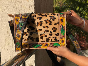 Sac en cuir repoussé à la main Sac à main Sac en bandoulière repoussé en fourrure de léopard Sac à main en cuir pour femmes Sacs en cuir - Product Image 4