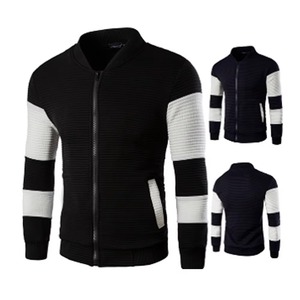 Chaqueta Varsity Azul Marino con Mangas de Cuero Marrón Oscuro, Forro Acolchado, Fabricante Premium de Letterman - Product Image 5