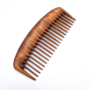 Peigne artisanal traditionnel indien en bois de Sheesham, éco-responsable, léger et réutilisable pour des cheveux brillants - Product Image 2