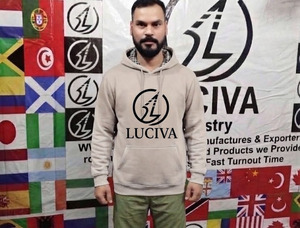 Sweat à capuche polaire classique pour homme, vêtement décontracté haut de gamme, logo avant audacieux, impression numérique, mélange polyester/coton - Product Image 1