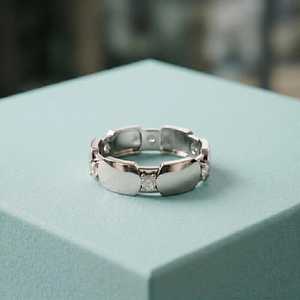 แหวนเพชรทรงกลมแบบโมเดิร์น ดีไซน์วงกว้าง ประดับเพชรแล็บโกรว์ ทองคำแท้ 14K ของขวัญแต่งงานสุดหรูสำหรับงานปาร์ตี้และโอกาสพิเศษ - Product Image 4