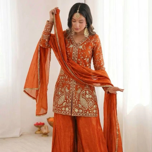 Ensemble ethnique élégant en soie Fendy avec Kurti richement orné et Palazzo confortable – Tenue de fête - Product Image 1