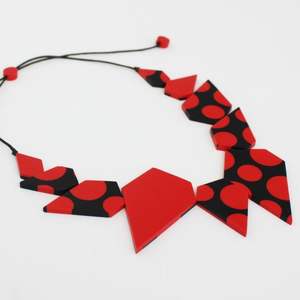 Collar de Cuentas de Madera Artístico con Cristal de Resina Hecho a Mano, Accesorios de Moda para una Expresión de Estilo Única - Product Image 1