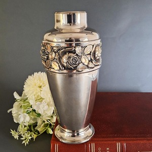 Jarrón Decorativo de Alta Calidad con Diseño Floral Plateado para Mesa de Sala de Estar y Decoración del Hogar, Elegante Adorno de la India - Product Image 6