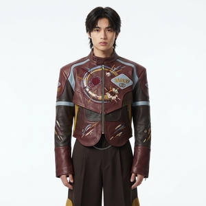 เสื้อแจ็คเก็ตหนังแท้สีน้ำตาลเบอร์กันดีสำหรับผู้ชาย ปักลายนักสู้มวย คอตั้ง สไตล์นักขี่มอเตอร์ไซค์  เสื้อโค้ทสั่งทำพิเศษสำหรับผู้ชาย - Product Image 1