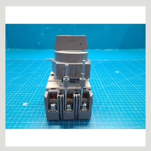 Disjoncteur différentiel LS ELECTRIC ELCB 3P / 100A / 100AF EBS 103b 100A, d'occasion, pièces d'équipement semi-conducteur de génération précédente - Product Image 5