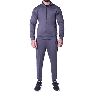 Ensemble de survêtement pour homme, sweat-shirt à capuche élégant et pantalon de jogging pour la course à pied, l'entraînement et la mode de rue - Product Image 1
