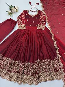 Nouvelle Robe Anarkali pour Femme en Faux Georgette Écologique de Haute Qualité, Design Traditionnel Indien et Pakistanais avec Touche Moderne, Prête à Porter - Product Image 4