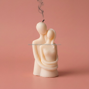 Bougie Figurine Luxe Embrace – Décoration Esthétique Neutre Faite à la Main pour Espaces Bien-être - Product Image 2