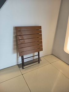 Table d'extérieur en teck avec structure métallique, mobilier de patio pliable contemporain pour usage extérieur - Product Image 6