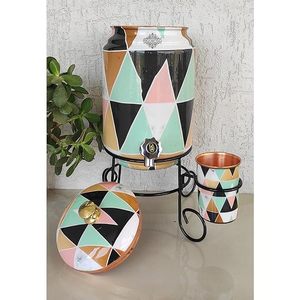 Distributeur d'eau en cuivre à motifs géométriques colorés avec couvercle et ensemble de tasses assorties - Product Image 3