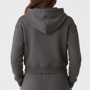 Conjunto de Sudadera Corta con Capucha y Top Corto de Punto Transpirable y Ecológico para Invierno, Personalizado de Fábrica, Informal, de Dos Piezas para Mujer - Product Image 5