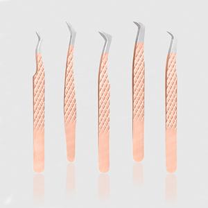 Vente en gros Ensemble de pinces à épiler d'extension de cils en acier inoxydable Marque privée Couleur neutre Volume de la pointe en fibre argentée diamantée - Product Image 3