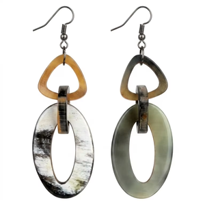 Pendientes de Cuerno de Búfalo Natural de Primera Calidad, Acabado Pulido y Brillante, Joyería Elegante para Mujer, para Boutiques y Propietarios de Tiendas - Product Image 1