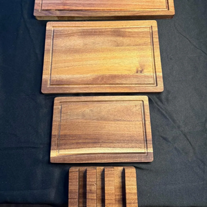 Tabla de Cortar de Madera de Nogal con Logotipo Personalizado, Tabla de Cortar Grabada en Madera, Regalo Personalizado para un Amigo - Product Image 4