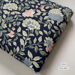 Tissu en coton imprimé floral écologique de qualité supérieure pour la décoration intérieure – Achetez en gros directement auprès d'un fournisseur indien - Product Image 1