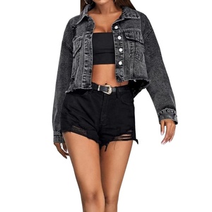 Chaqueta vaquera corta negra con logo personalizado, lavado ácido, dobladillo sin rematar, efecto desgastado vintage para mujer, venta al por mayor, estilo streetwear - Product Image 1