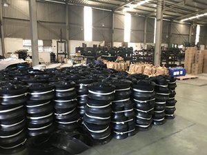 Llanta de caucho de alta resistencia KUMATIRE de Vietnam para camiones, neumáticos agrícolas OTR, amplia gama de tamaños, precio competitivo, suministro de fábrica - Product Image 5