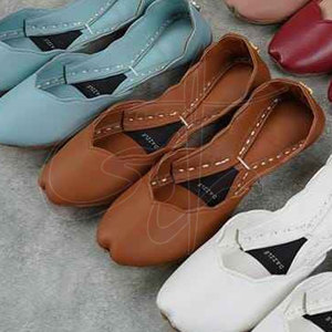 Nouvelle Arrivée : Meilleures Ventes – Chaussures Femme Personnalisées en Similicuir Imprimé, Façon Artisanale, Antidérapantes, Design Tendance et de Haute Qualité - Product Image 6