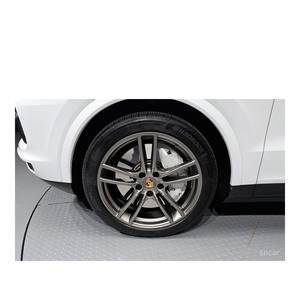 Porsche Cayenne 3.0 Coupé 2024, 79 165 km, Boîte Automatique, Sièges en Cuir, Volant à Gauche avec Caméra Arrière - Product Image 5