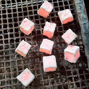 Carbón de coco ecológico al por mayor, briquetas de carbón de alta dureza, carbón en forma de cubo, 25 unidades, carbón de fábrica de Indonesia - Product Image 5