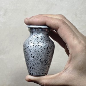 Urna Funeraria Personalizable para Adultos, Estilo Americano, Material Metálico, Artesanía Uzair UHI-146 - Product Image 1