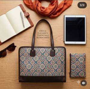 Bolso de Mano Ejecutivo de Lujo Personalizado para Portátil, con Estampado Jacquard de Jaipur, con Bolsillo y Detalles en Cuero, Set de Maletín para Mujer - Product Image 2