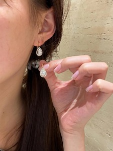 ต่างหูเพชรทรงลูกแพร์ 2 กะรัต เพชรเลี้ยงในห้องปฏิบัติการ ทองคำแท้ 14K เพชรลอยตัว ดีไซน์เรียบหรู ของขวัญเครื่องประดับสุดหรู - Product Image 3