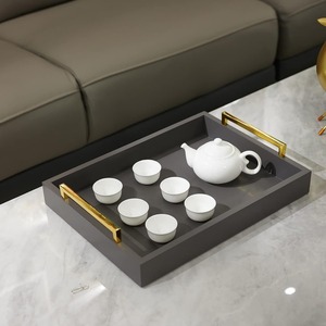 Plateau de service en bois avec poignées dorées, fait main, écologique, plateau décoratif pour ottoman, couleur charbon, style moderne et luxueux pour le salon - Product Image 1