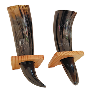 Juego de Cuernos para Beber con Soporte de Madera, Superficie de Cuerno Natural Pulido, Calidad Excepcional, Artículo Temático Vikingo Más Vendido - Product Image 4
