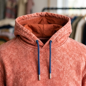 Sweat à capuche oversize en molleton 100 % coton épais, avec logo personnalisé, effet délavé et vieilli, style streetwear, en French Terry - Product Image 4