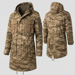 Manteau de parade de qualité supérieure fabriqué avec un matériau durable, doté de coutures soignées et d'une doublure confortable - Product Image 1