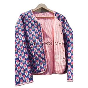 Chaqueta Larga de Algodón Orgánico Acolchada Reversible Ecológica Hecha a Mano para Mujer con Cierre de Botones Cubiertos, Regalo para las Fiestas - Product Image 6