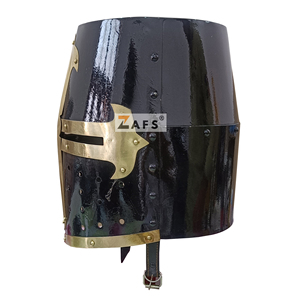 Casco Templario Medieval con Cruz de Latón, Acabado Negro, Hecho a Mano, para Eventos de Cosplay para Adultos - Product Image 3