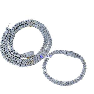 Pulsera de Lujo de Plata 925 con Diamantes, Corte Brillante Redondo, Engaste en Canal, Joyería Unisex para Uso Diario con Cadena de Eslabones - Product Image 1