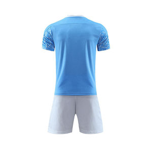 T-shirt et short personnalisés avec impression numérique de haute qualité, uniforme respirant en tissu respirant, uniforme de football pour unisexe - Product Image 5