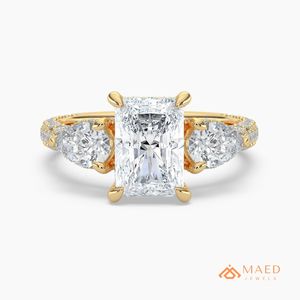 Bague à trois pierres en moissanite pour femme, plaquée or, pour fiançailles, mariage, anniversaire, bijoux élégants pour tous les jours - Product Image 1