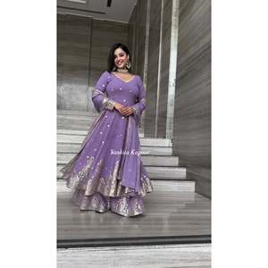 Vestido de Diseñador con Corte en A para Fiestas, Completamente Cosido, con Falda y Dupatta, Cintura Imperio - Product Image 2