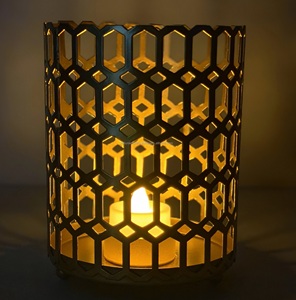 Portavelas Votivo de Hierro Resistente Hecho a Mano por AZORA INDUSTRIES para Decoración Navideña del Hogar, Crea un Brillo Suave - Product Image 1