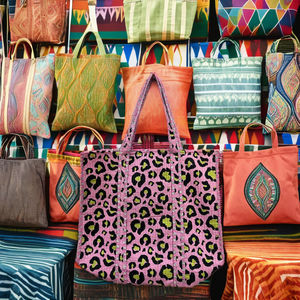 Bolsos de Mano Reutilizables de Algodón Acolchado para Mujer, Bolsos de Hombro Hechos a Mano en India con Cierre Abierto, Bolsos con Estampado Animal, Bolsos para Damas - Product Image 3