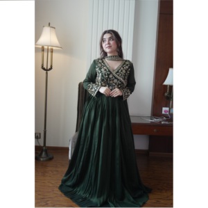 ชุดเดรส Anarkali พร้อมผ้าคลุมไหล่ ผ้าไหม Vichitra ลายดอกไม้ ปักลูกปัด งานฝีมือ ขายส่งจำนวนมาก จากผู้ผลิตอินเดีย ส่งออก - Product Image 1