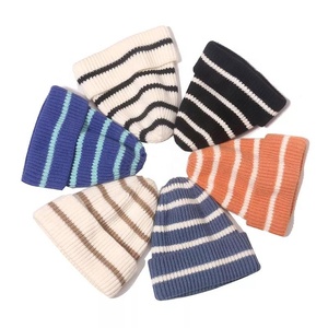 Nuevo Gorro de Punto Fino a Rayas para Otoño e Invierno, Gorro Cálido de Franela, Gorro Unisex Multifuncional - Product Image 1