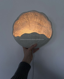 Lampe murale artisanale en papier mâché écologique translucide, design Art Déco, couleur et taille personnalisables, multifonctionnelle, haute qualité - Product Image 5