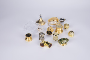 Luxury Zamac Metal <b>Perfume</b> Cap for Bottles - Product Image 5