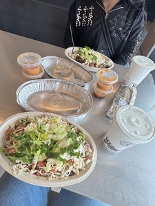 Contenant écologique jetable de 18 oz pour bols à riz et livraison de repas, cuisines commerciales et services de traiteur, avec couvercle transparent - Product Image 1