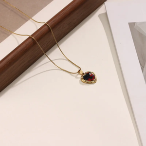 Collar con colgante en forma de corazón para mujer, estilo retro, con baño de oro real de 18 quilates y cadena de serpiente. - Product Image 2