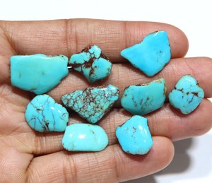 Tranches brutes de turquoise naturelle d'Arizona, forme Prince, pierres précieuses en vrac pour la fabrication de bijoux - Product Image 1