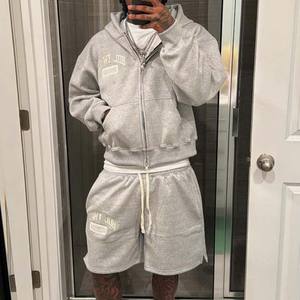 Conjunto de Sudadera con Capucha y Pantalones Cortos de Dos Piezas, Estilo Streetwear, Lavado Desgastado, 100% Algodón, Efecto Desteñido, Corte Holgado, Chándal de Alta Calidad para Hombre - Product Image 1